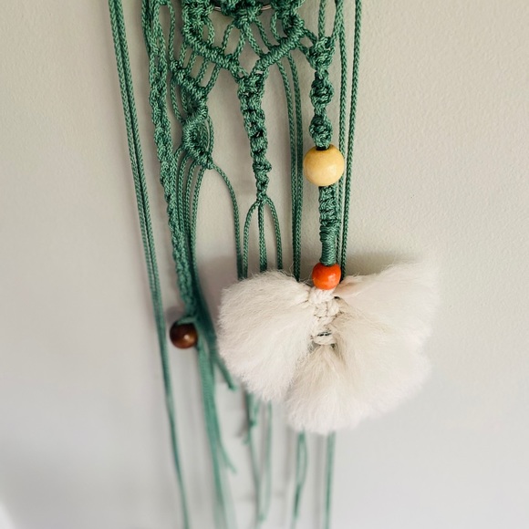 Macrame wall hanging - Picture 3 of 4
